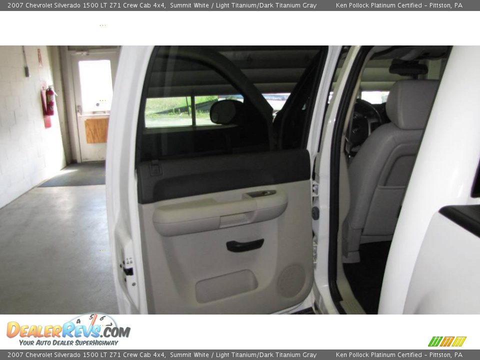 2007 Chevrolet Silverado 1500 LT Z71 Crew Cab 4x4 Summit White / Light Titanium/Dark Titanium Gray Photo #19