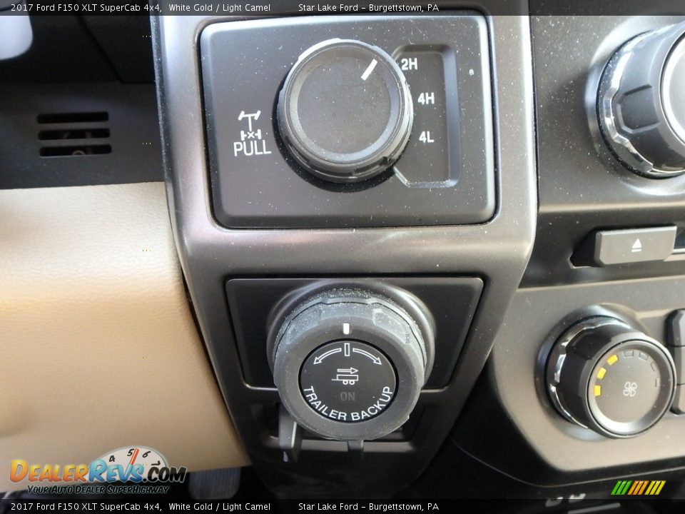 2017 Ford F150 XLT SuperCab 4x4 White Gold / Light Camel Photo #17