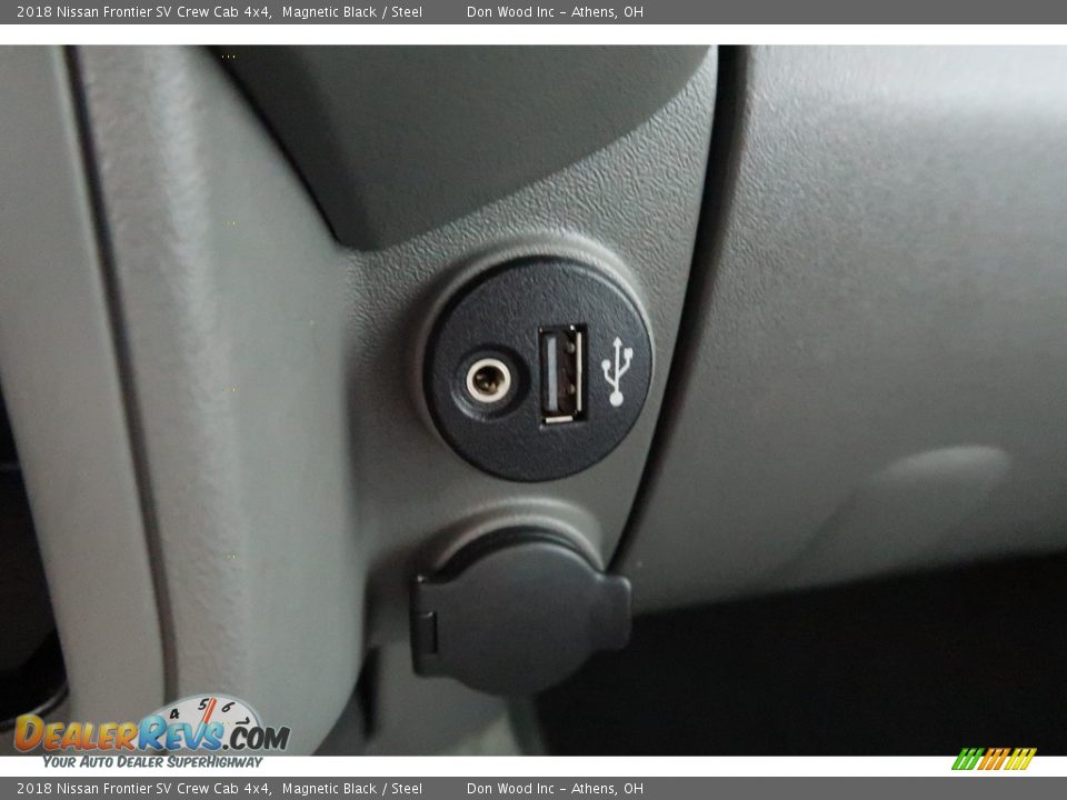 2018 Nissan Frontier SV Crew Cab 4x4 Magnetic Black / Steel Photo #3