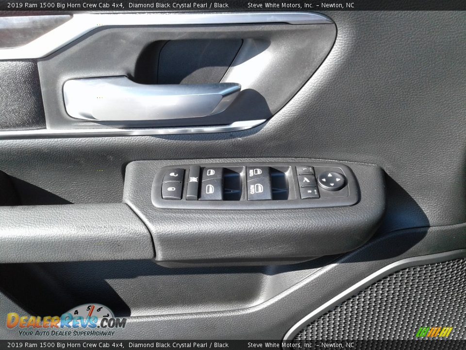 2019 Ram 1500 Big Horn Crew Cab 4x4 Diamond Black Crystal Pearl / Black Photo #10