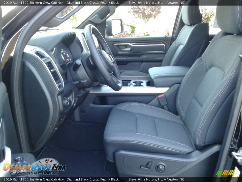 Front Seat of 2019 Ram 1500 Big Horn Crew Cab 4x4 Photo #11