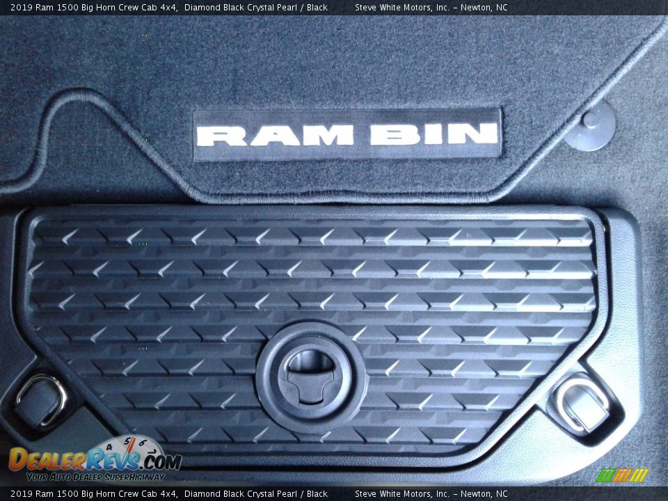2019 Ram 1500 Big Horn Crew Cab 4x4 Diamond Black Crystal Pearl / Black Photo #13