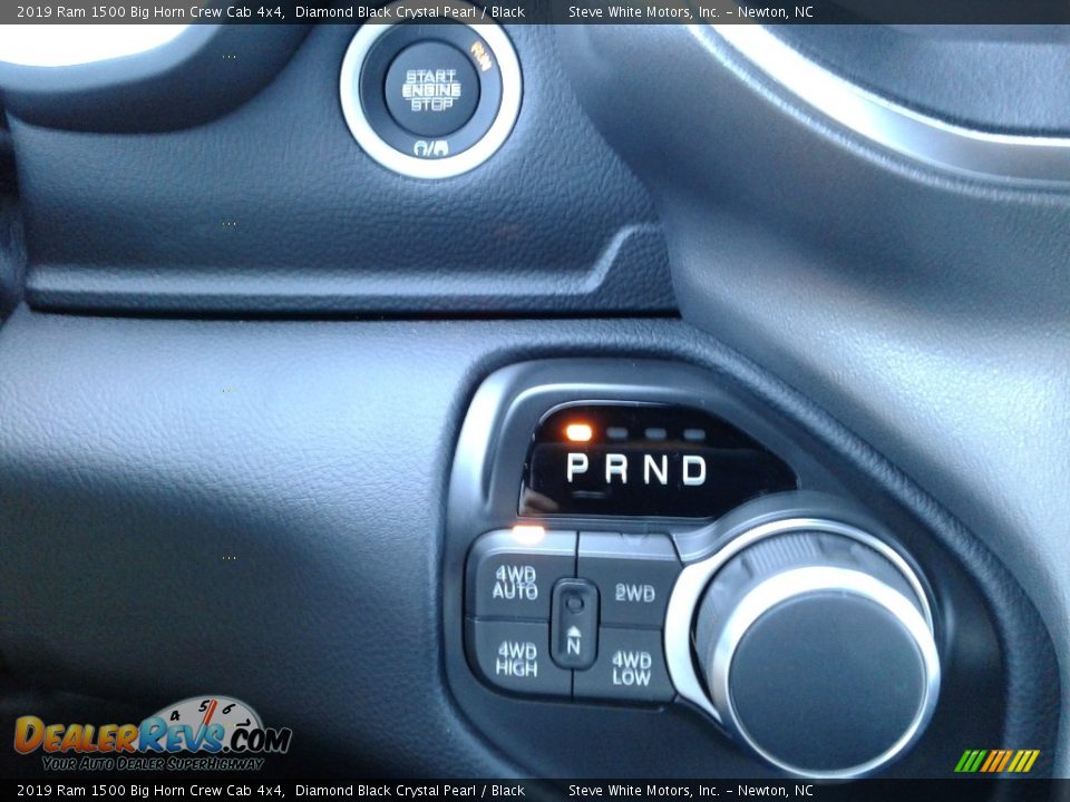 2019 Ram 1500 Big Horn Crew Cab 4x4 Diamond Black Crystal Pearl / Black Photo #30