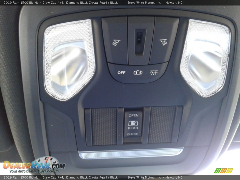 2019 Ram 1500 Big Horn Crew Cab 4x4 Diamond Black Crystal Pearl / Black Photo #33