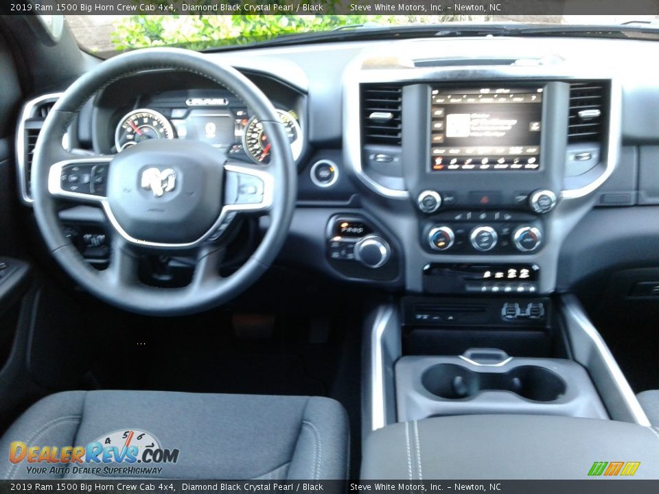 2019 Ram 1500 Big Horn Crew Cab 4x4 Diamond Black Crystal Pearl / Black Photo #36