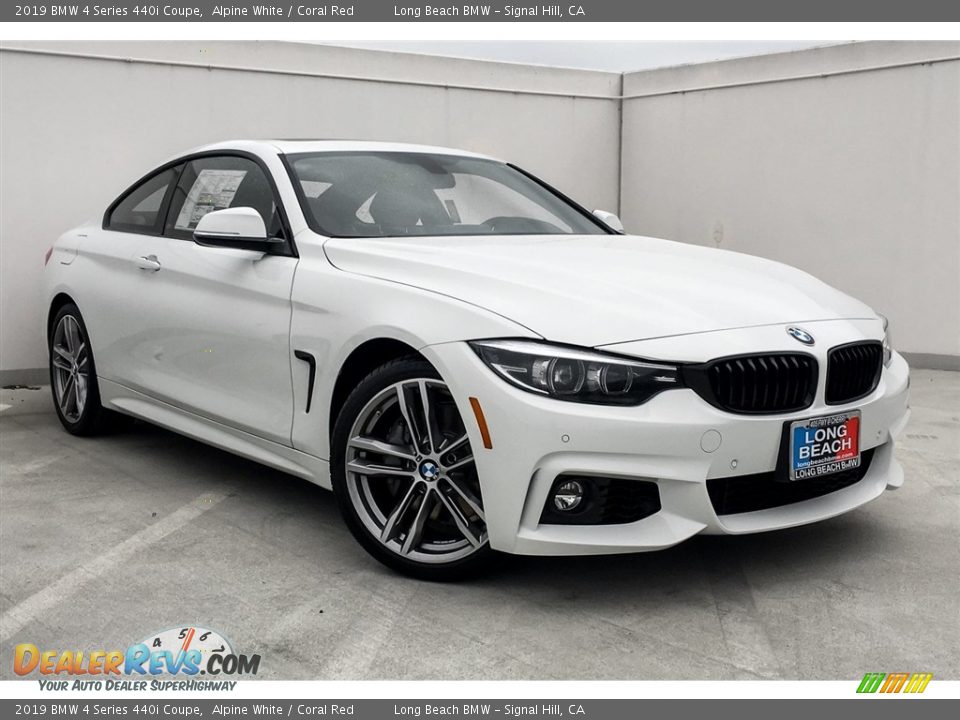 Front 3/4 View of 2019 BMW 4 Series 440i Coupe Photo #11