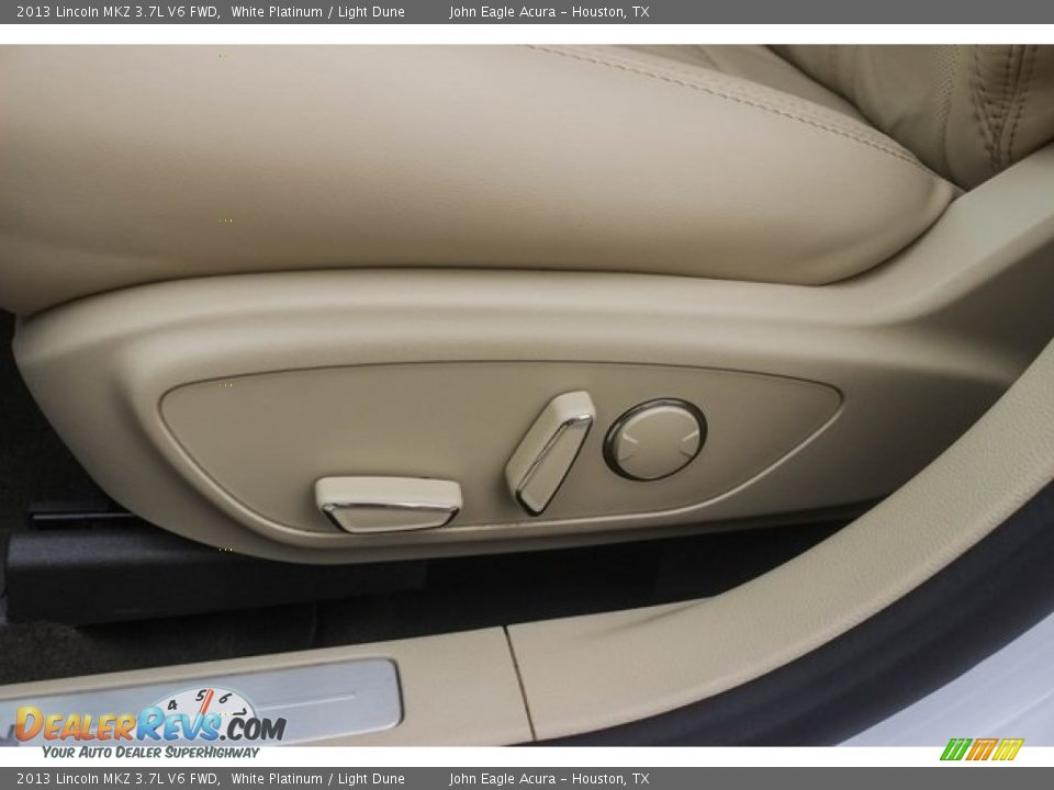 2013 Lincoln MKZ 3.7L V6 FWD White Platinum / Light Dune Photo #16