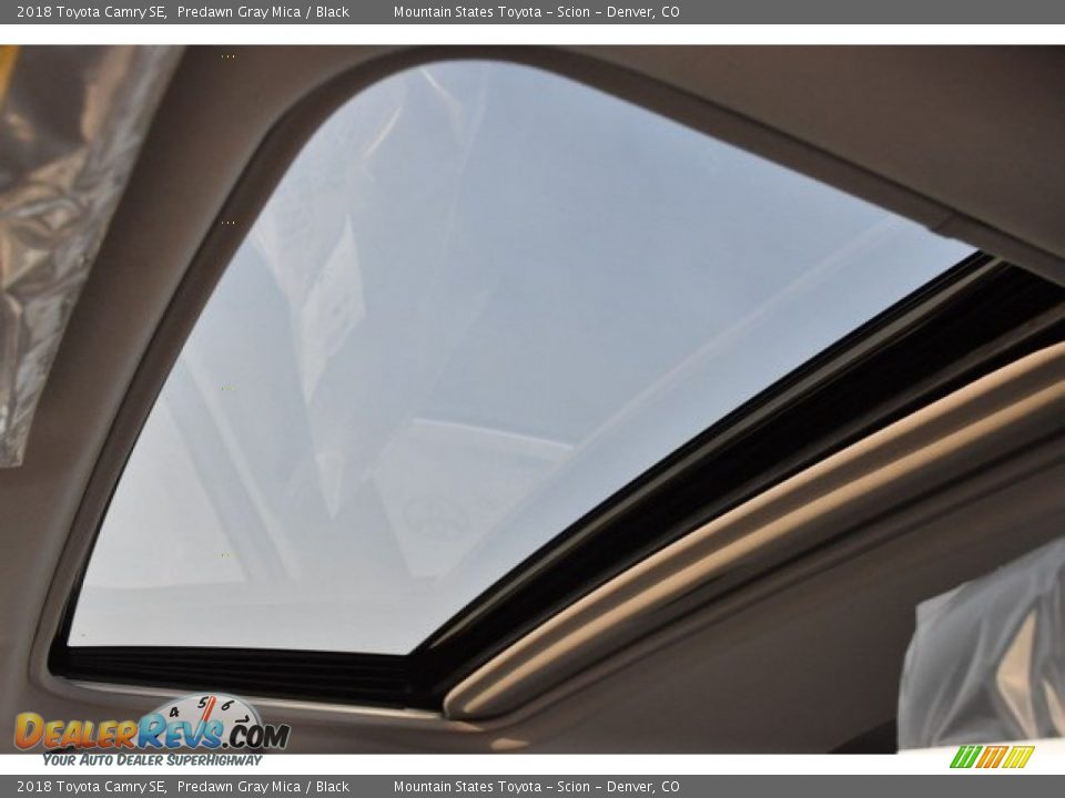 2018 Toyota Camry SE Predawn Gray Mica / Black Photo #9