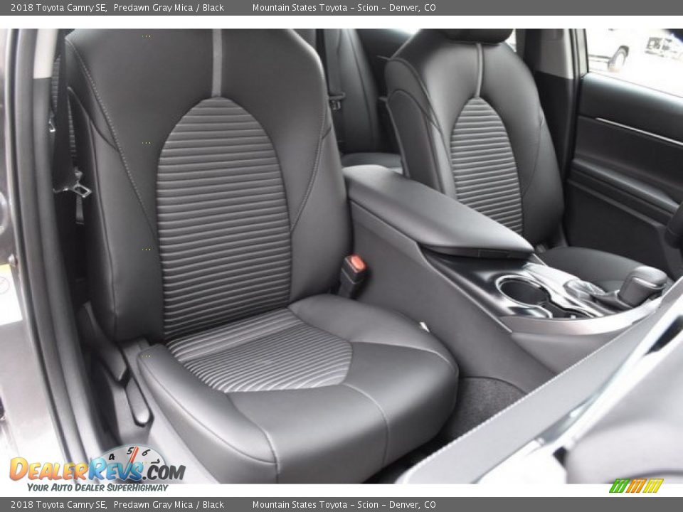 2018 Toyota Camry SE Predawn Gray Mica / Black Photo #13