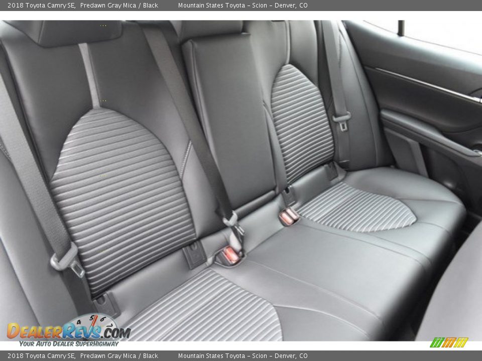 2018 Toyota Camry SE Predawn Gray Mica / Black Photo #19