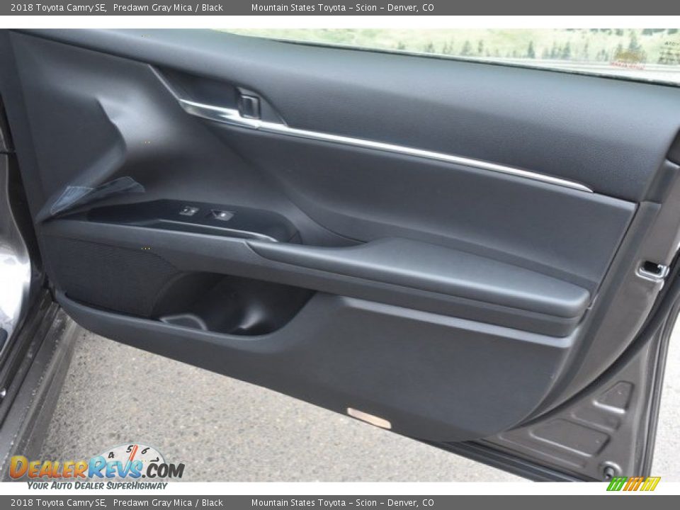 2018 Toyota Camry SE Predawn Gray Mica / Black Photo #22