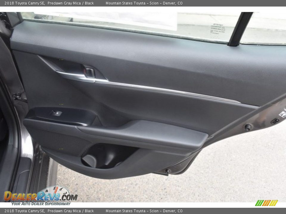 2018 Toyota Camry SE Predawn Gray Mica / Black Photo #23