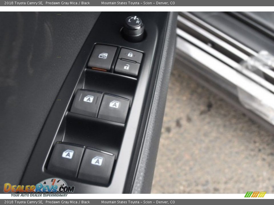 2018 Toyota Camry SE Predawn Gray Mica / Black Photo #24