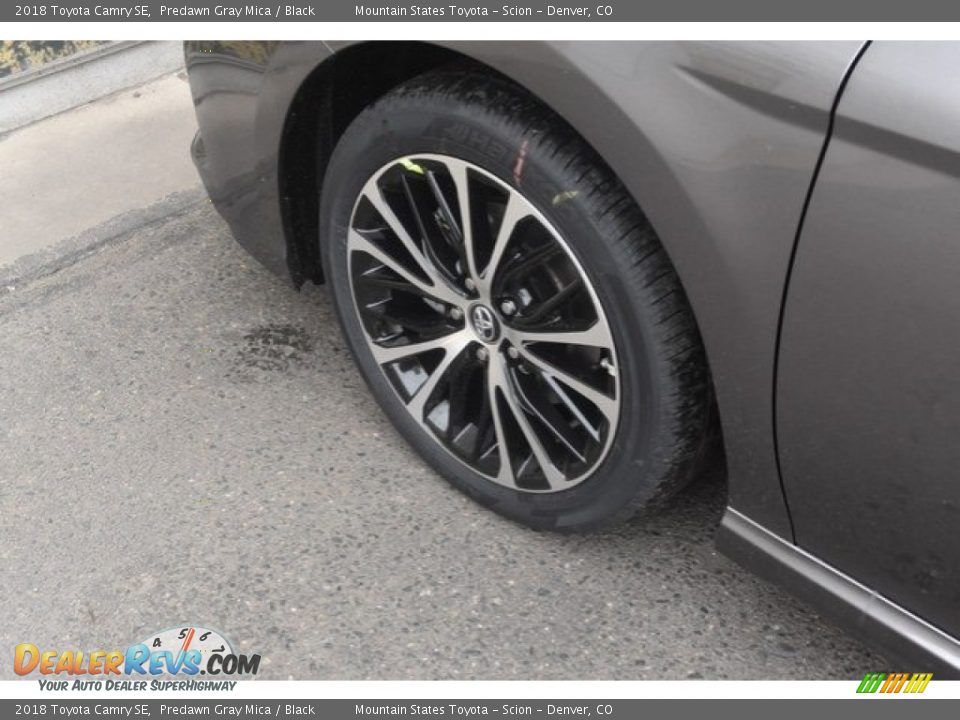 2018 Toyota Camry SE Predawn Gray Mica / Black Photo #32