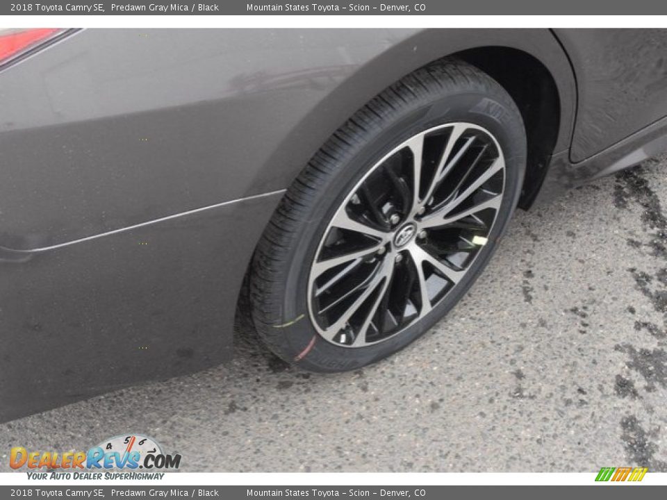 2018 Toyota Camry SE Predawn Gray Mica / Black Photo #34