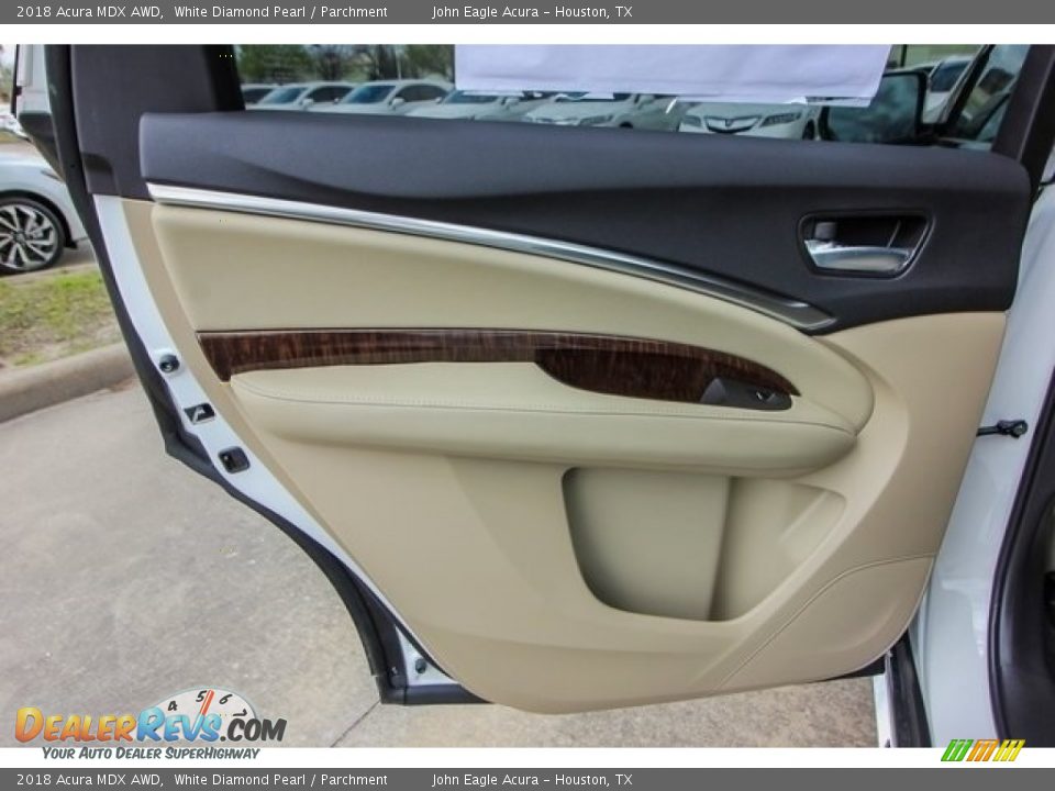Door Panel of 2018 Acura MDX AWD Photo #17