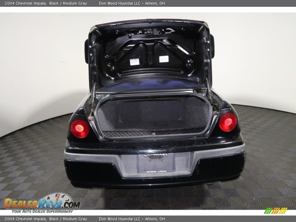 2004 Chevrolet Impala Black / Medium Gray Photo #22