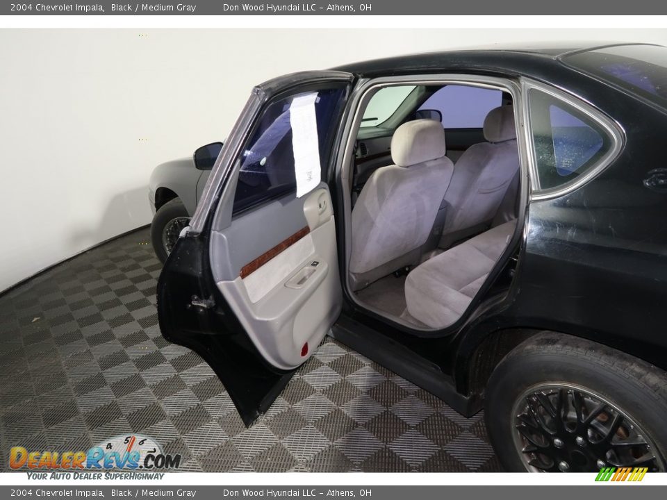 2004 Chevrolet Impala Black / Medium Gray Photo #26