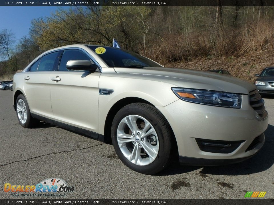 2017 Ford Taurus SEL AWD White Gold / Charcoal Black Photo #9