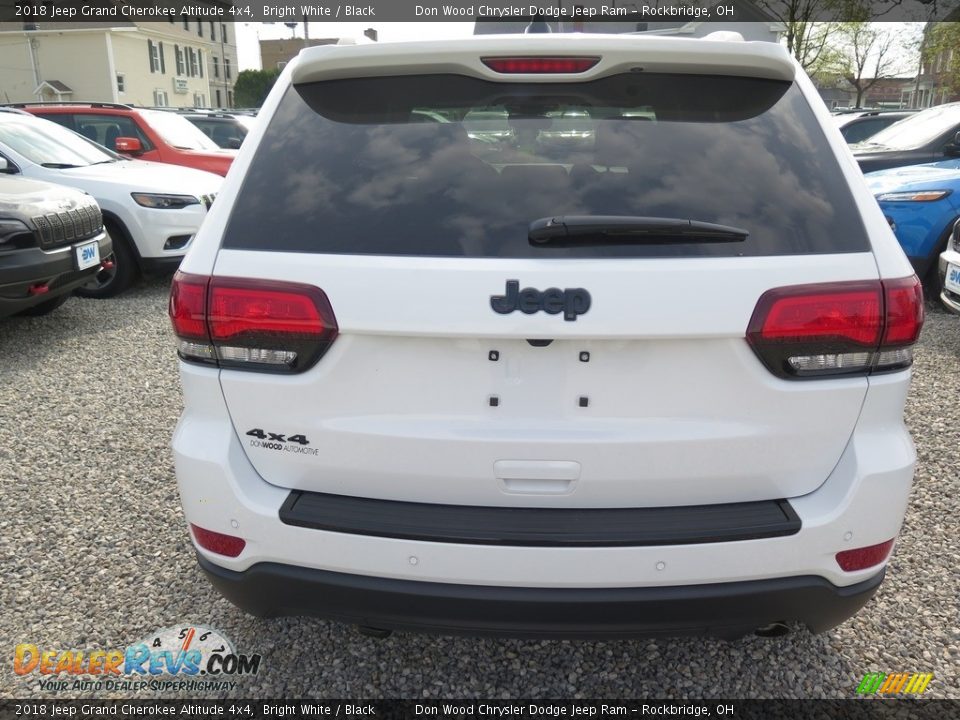 2018 Jeep Grand Cherokee Altitude 4x4 Bright White / Black Photo #10