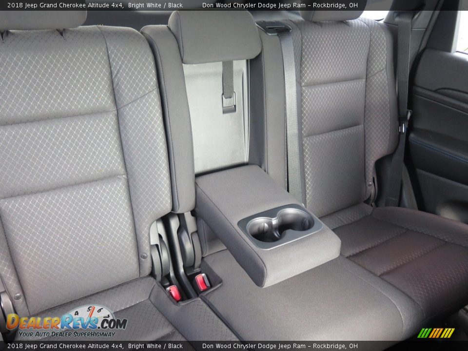 2018 Jeep Grand Cherokee Altitude 4x4 Bright White / Black Photo #21
