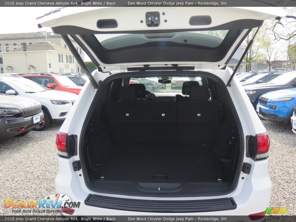 2018 Jeep Grand Cherokee Altitude 4x4 Bright White / Black Photo #27