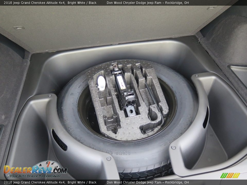 2018 Jeep Grand Cherokee Altitude 4x4 Bright White / Black Photo #29