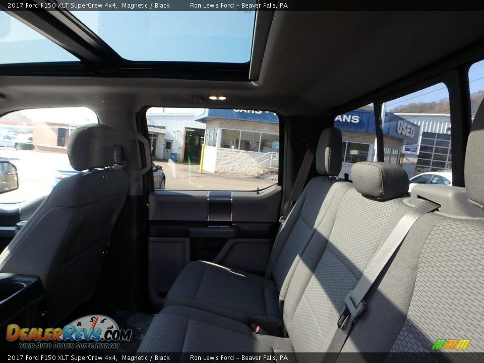 2017 Ford F150 XLT SuperCrew 4x4 Magnetic / Black Photo #11