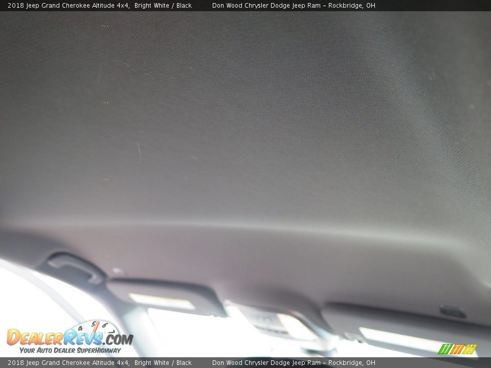 2018 Jeep Grand Cherokee Altitude 4x4 Bright White / Black Photo #35