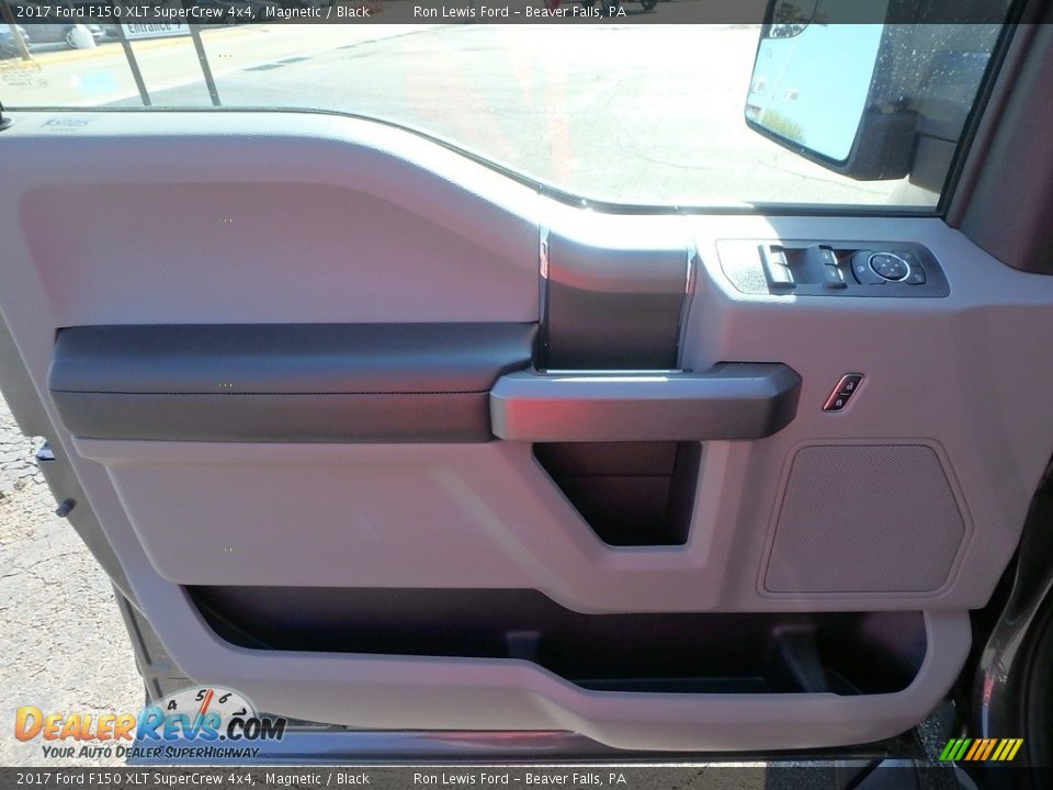 2017 Ford F150 XLT SuperCrew 4x4 Magnetic / Black Photo #13