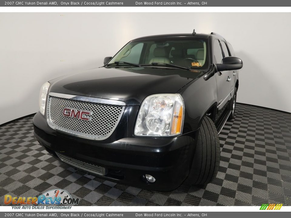 2007 GMC Yukon Denali AWD Onyx Black / Cocoa/Light Cashmere Photo #10