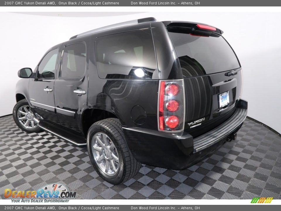 2007 GMC Yukon Denali AWD Onyx Black / Cocoa/Light Cashmere Photo #12