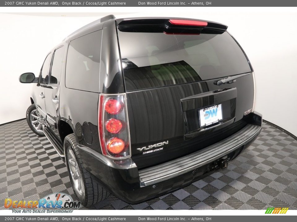 2007 GMC Yukon Denali AWD Onyx Black / Cocoa/Light Cashmere Photo #13