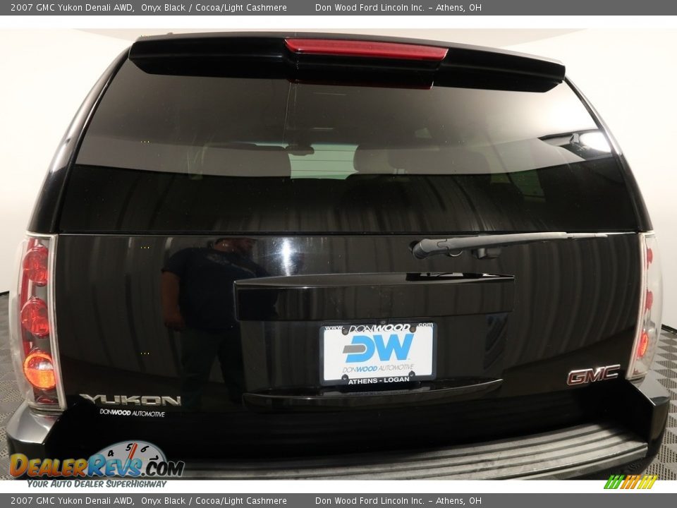 2007 GMC Yukon Denali AWD Onyx Black / Cocoa/Light Cashmere Photo #14