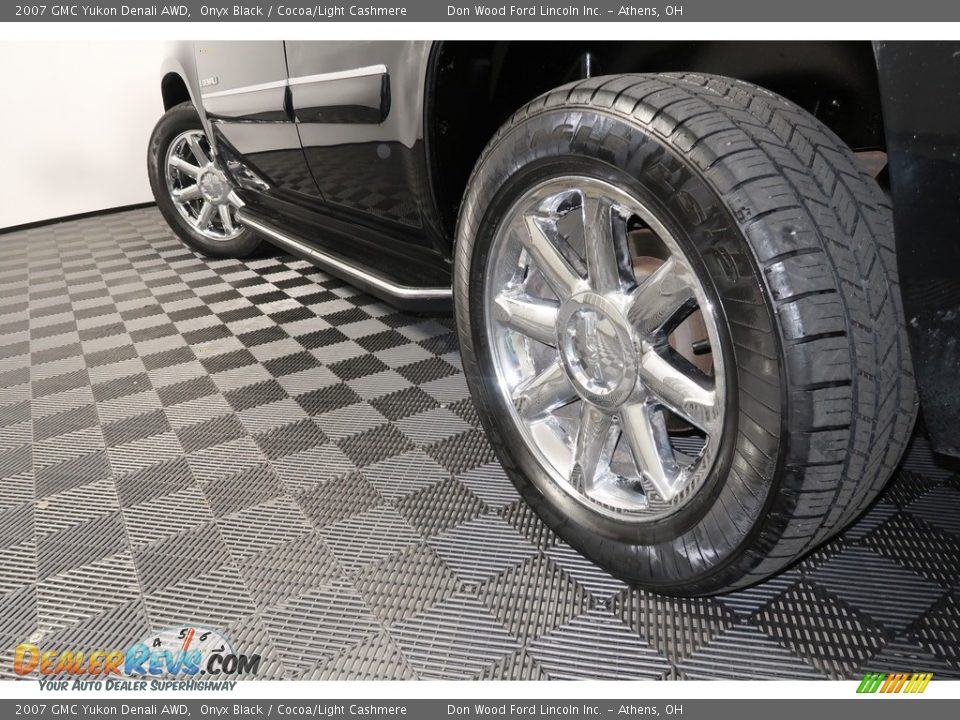 2007 GMC Yukon Denali AWD Onyx Black / Cocoa/Light Cashmere Photo #23