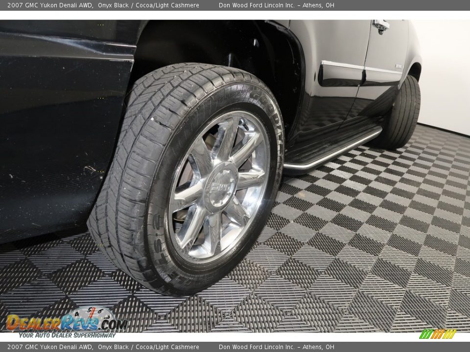 2007 GMC Yukon Denali AWD Onyx Black / Cocoa/Light Cashmere Photo #24