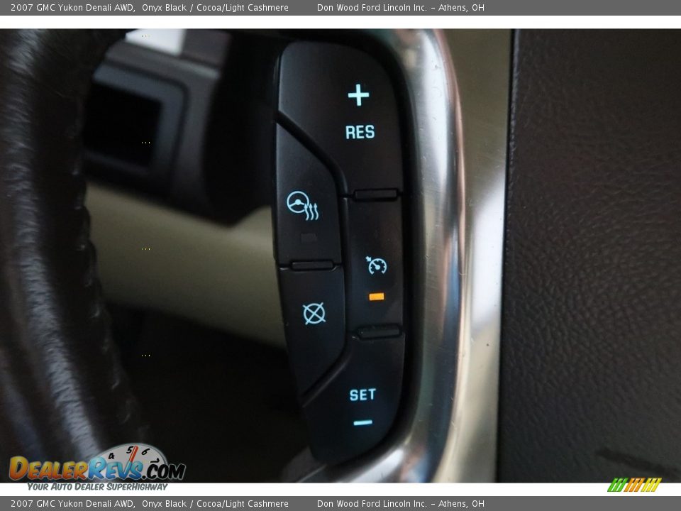 2007 GMC Yukon Denali AWD Onyx Black / Cocoa/Light Cashmere Photo #32