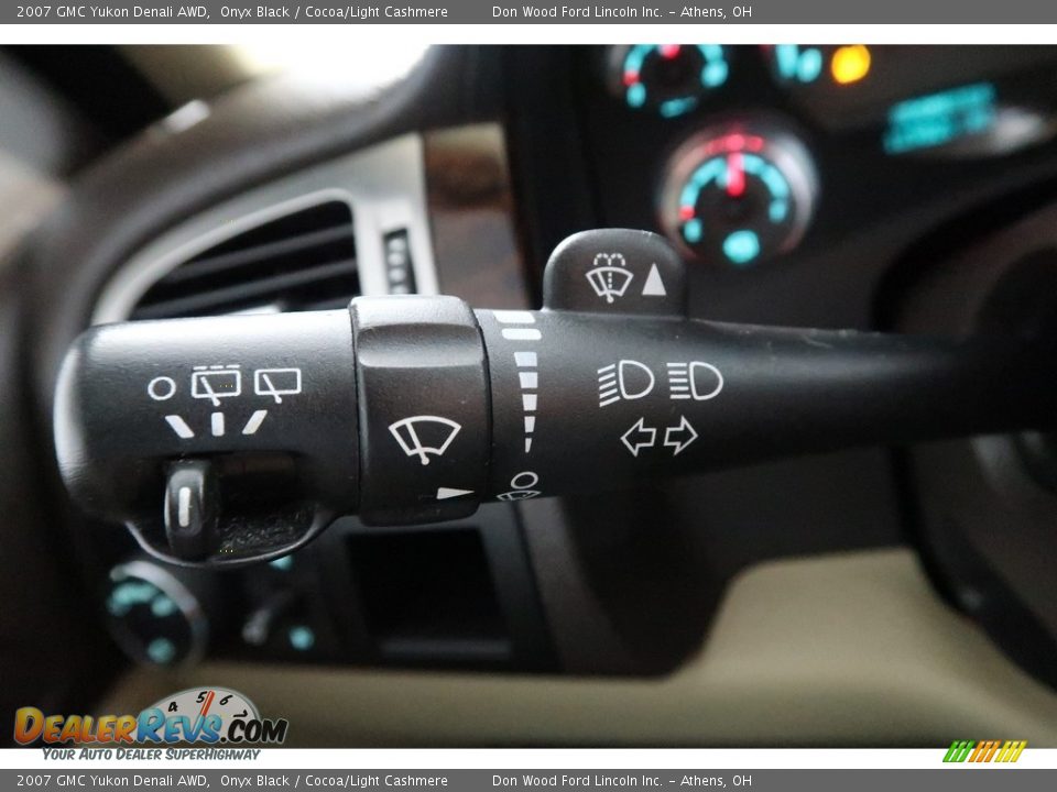 2007 GMC Yukon Denali AWD Onyx Black / Cocoa/Light Cashmere Photo #34