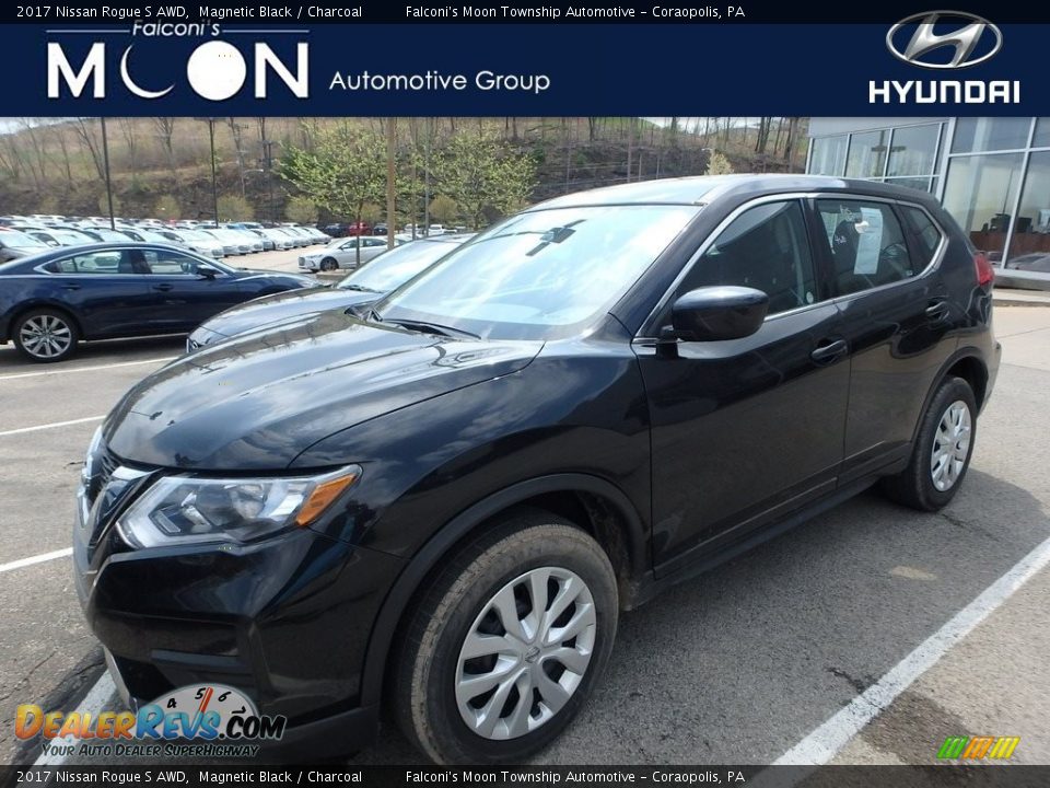2017 Nissan Rogue S AWD Magnetic Black / Charcoal Photo #1