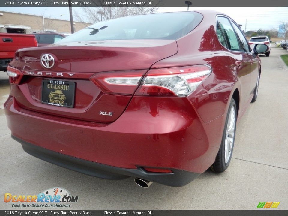 2018 Toyota Camry XLE Ruby Flare Pearl / Black Photo #2