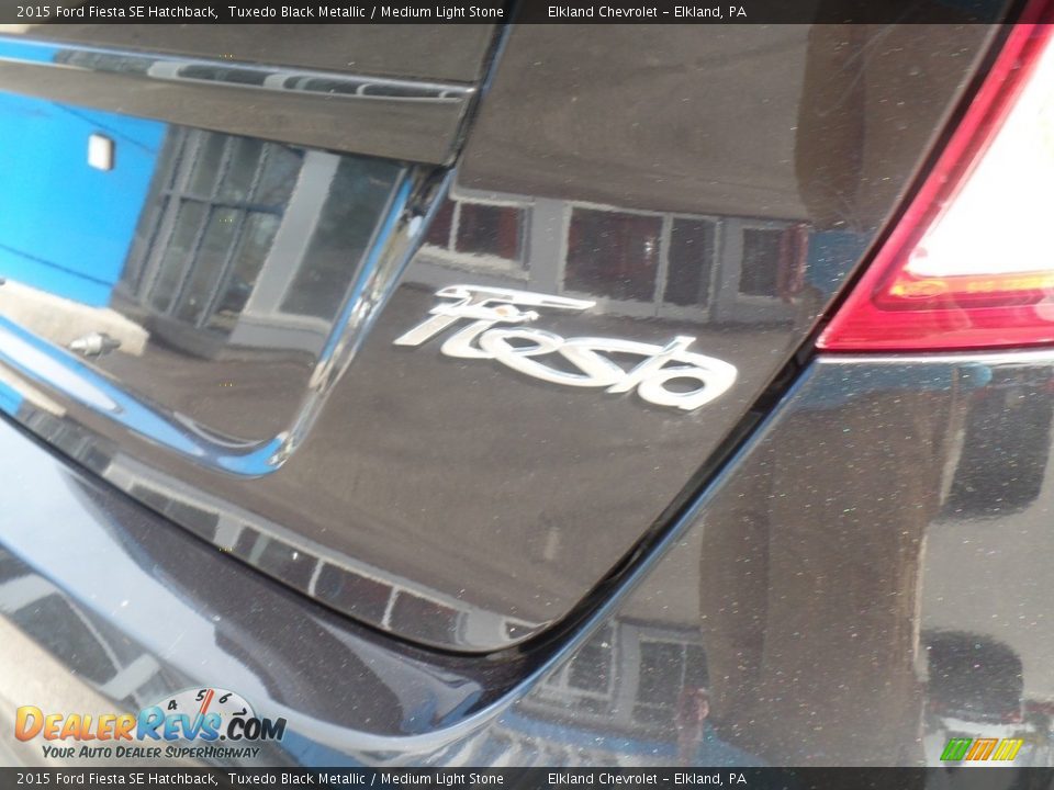 2015 Ford Fiesta SE Hatchback Tuxedo Black Metallic / Medium Light Stone Photo #11