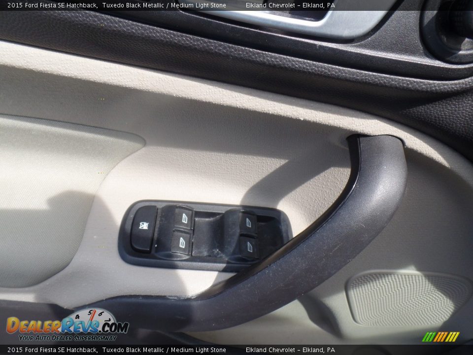 2015 Ford Fiesta SE Hatchback Tuxedo Black Metallic / Medium Light Stone Photo #15