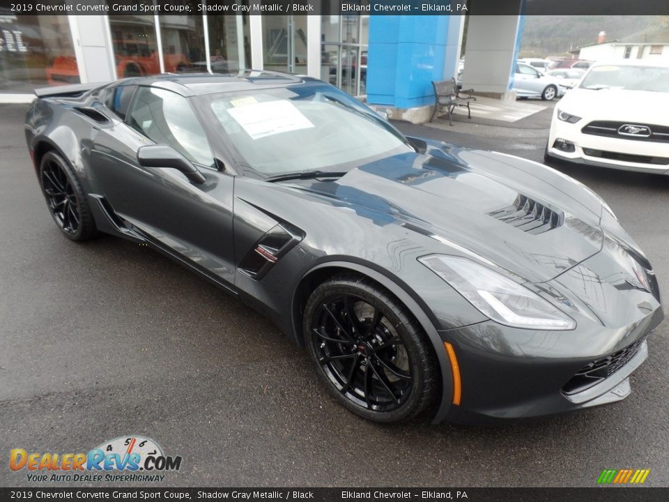 Front 3/4 View of 2019 Chevrolet Corvette Grand Sport Coupe Photo #1