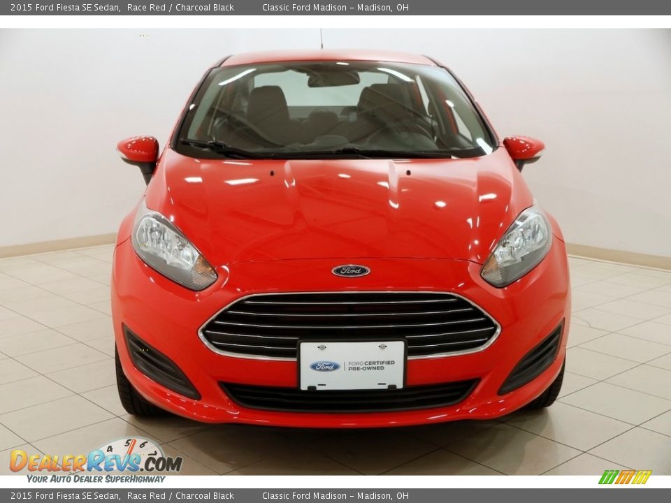 2015 Ford Fiesta SE Sedan Race Red / Charcoal Black Photo #2