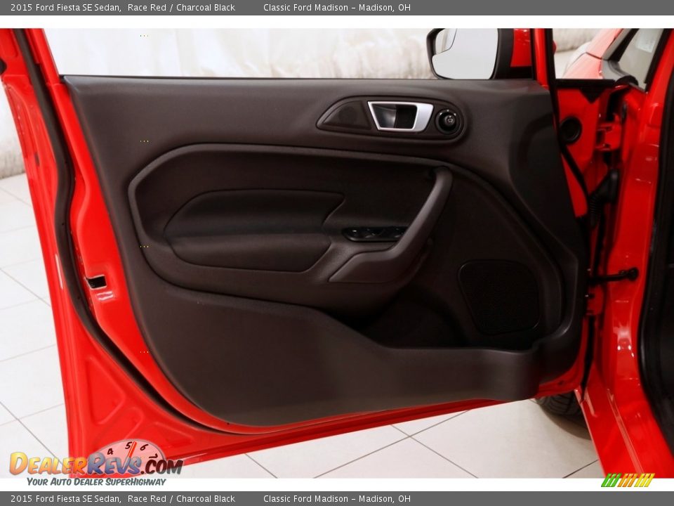 Door Panel of 2015 Ford Fiesta SE Sedan Photo #4