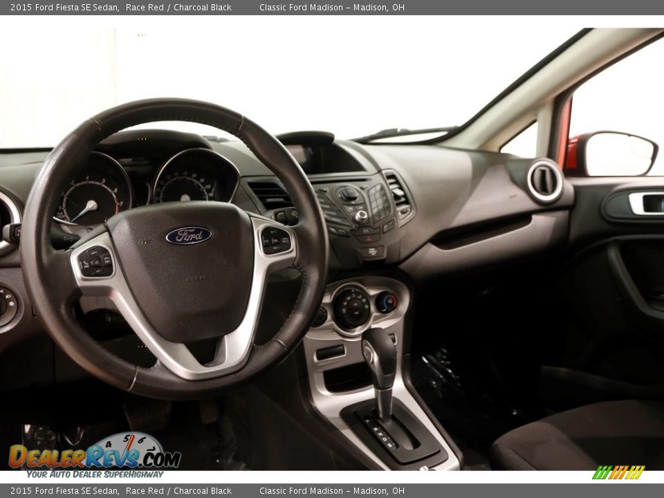 2015 Ford Fiesta SE Sedan Race Red / Charcoal Black Photo #7