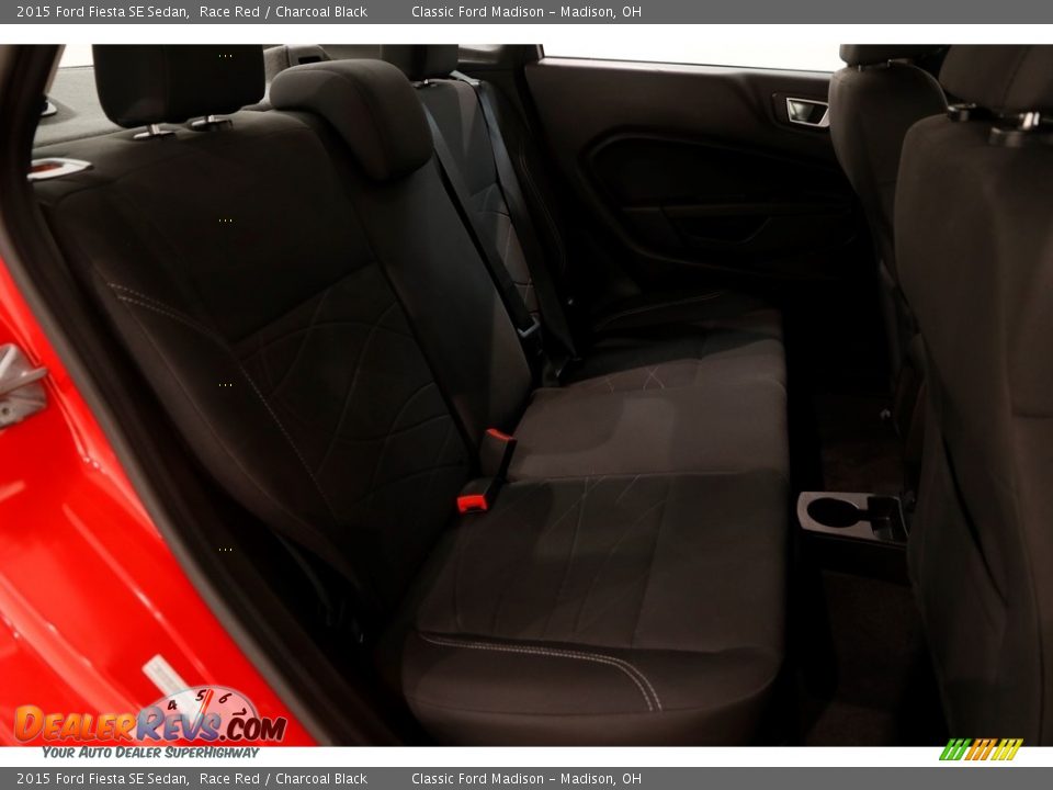 2015 Ford Fiesta SE Sedan Race Red / Charcoal Black Photo #20