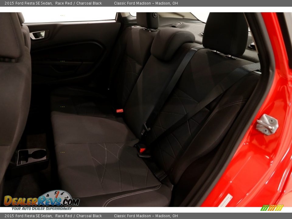 2015 Ford Fiesta SE Sedan Race Red / Charcoal Black Photo #21