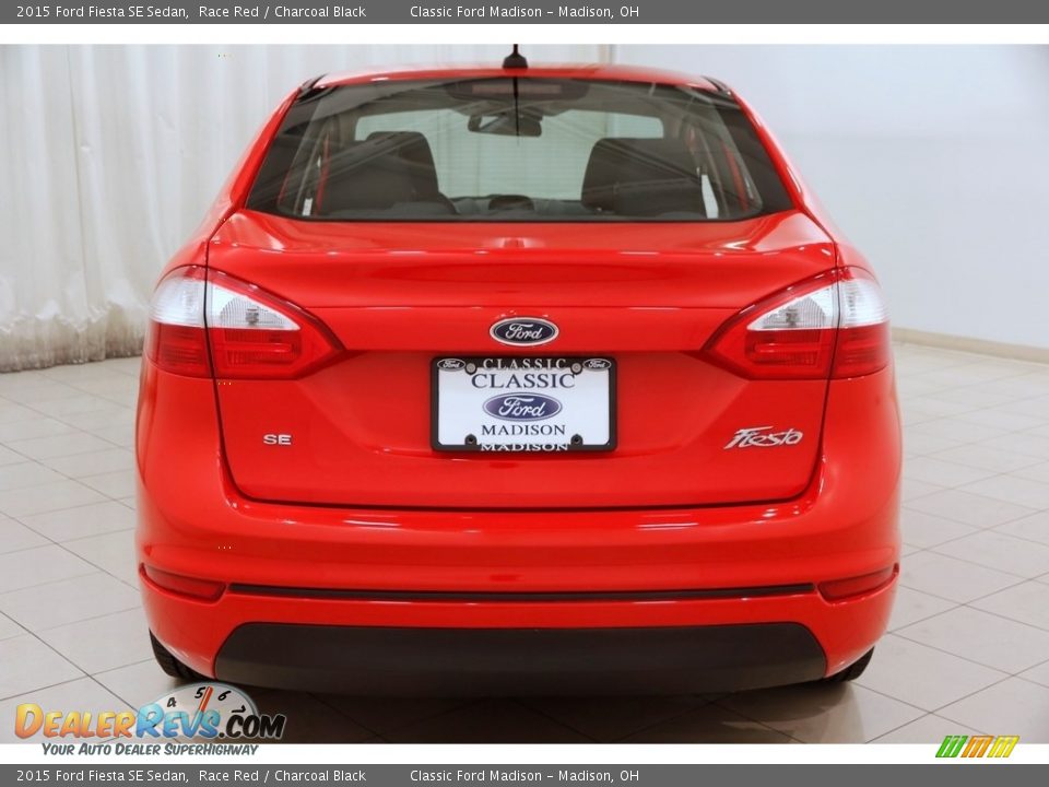 2015 Ford Fiesta SE Sedan Race Red / Charcoal Black Photo #24