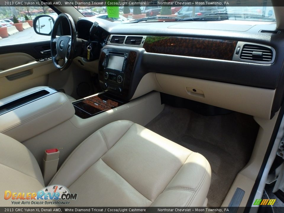 2013 GMC Yukon XL Denali AWD White Diamond Tricoat / Cocoa/Light Cashmere Photo #16